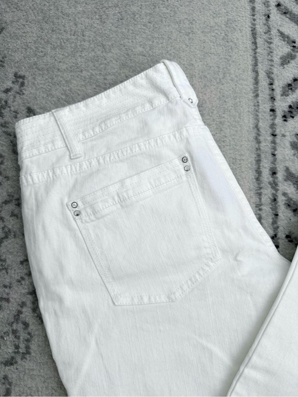 WHBM White Flare Jeans Rhinestone Rivets - Picture 2 of 9
